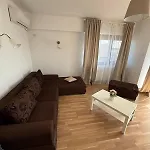 Ini And Sea View Iaki Apartament *