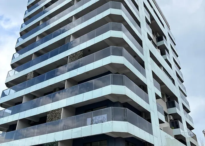 Ini And Sea View Iaki