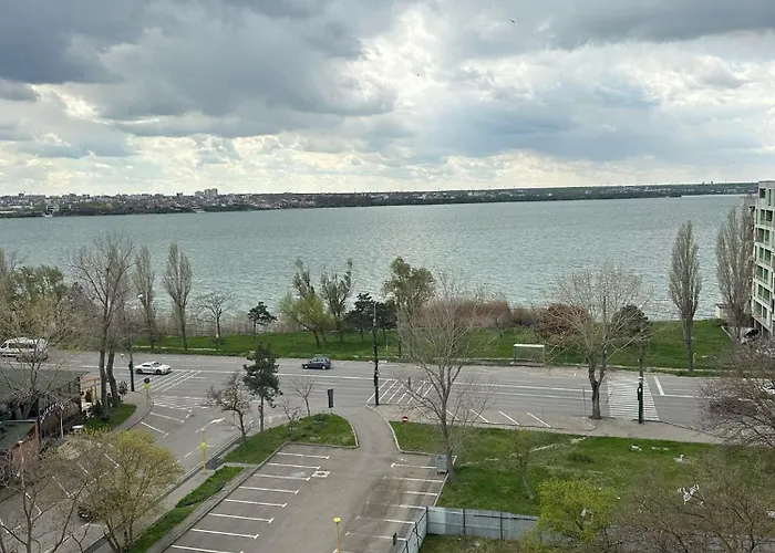 Ini And Sea View Iaki